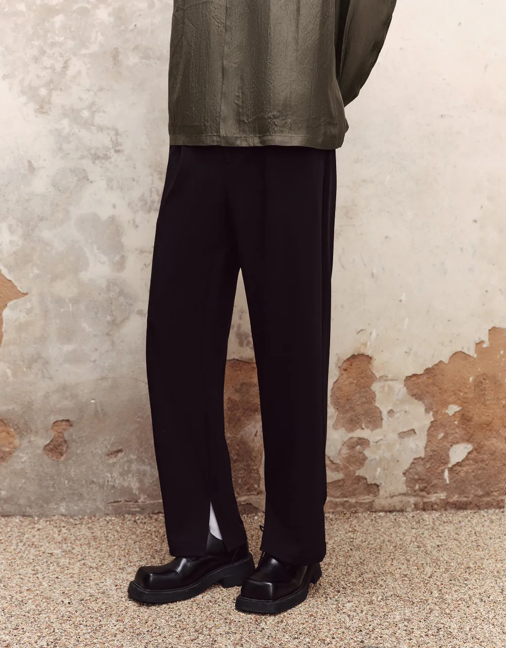 Loose Straight Pants sold by Urban Revivo product image thumbnail 4