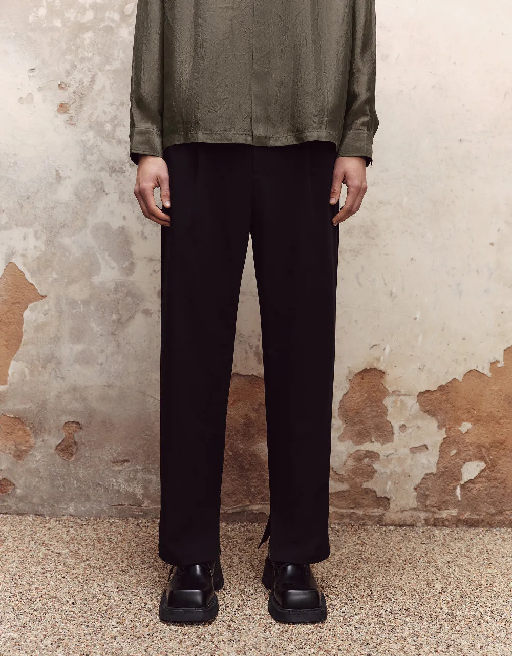 Loose Straight Pants sold by Urban Revivo product image thumbnail 2