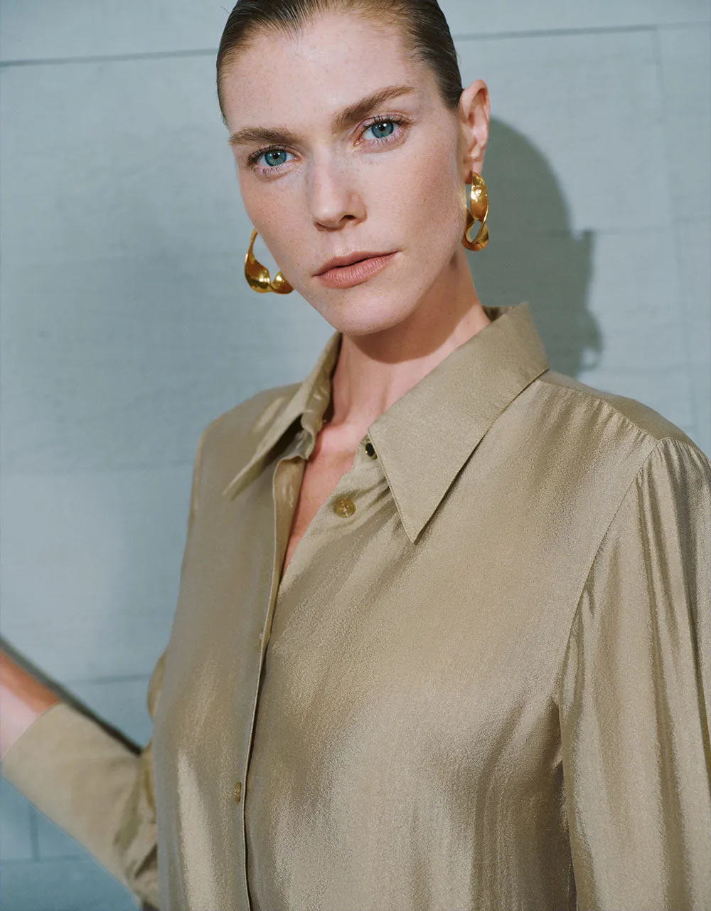 Button Up Straight Shirt sold by Urban Revivo product image thumbnail 3