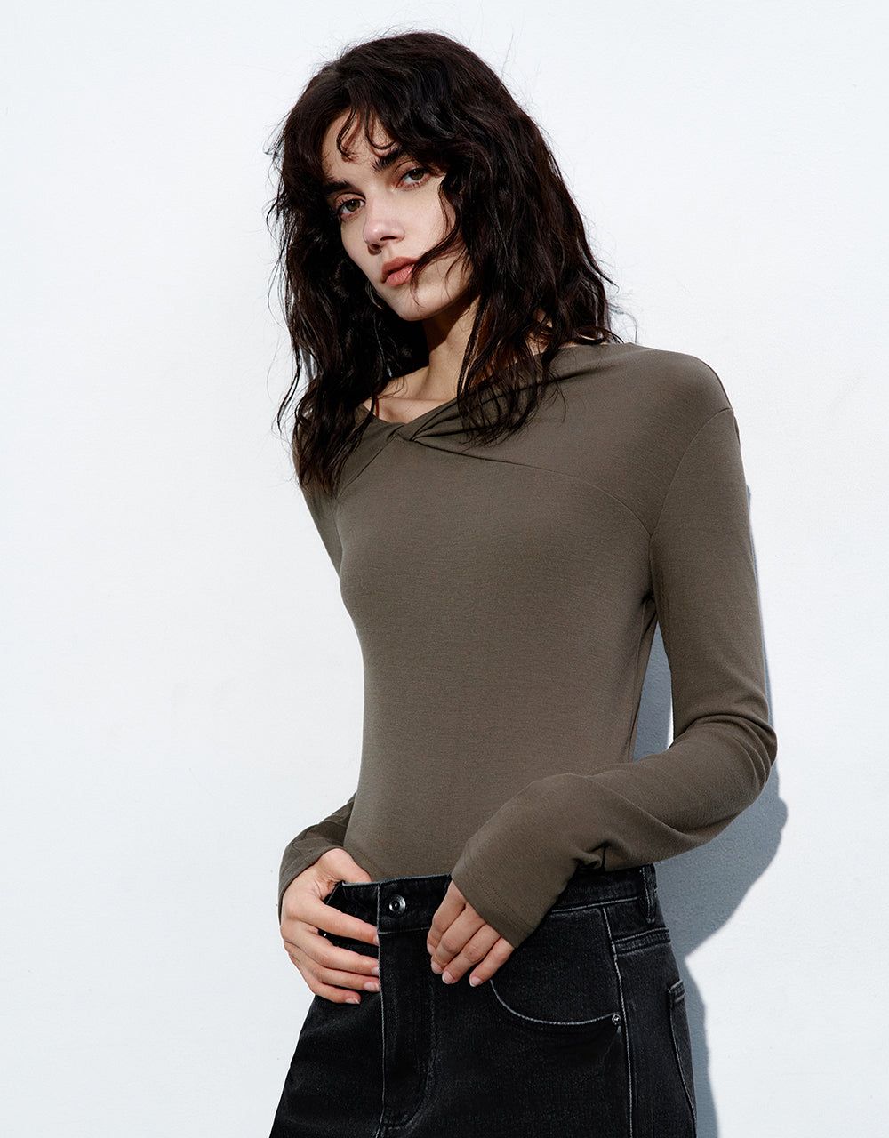 One Shoulder Skinny Knitted T-Shirt sold by Urban Revivo product image thumbnail 3