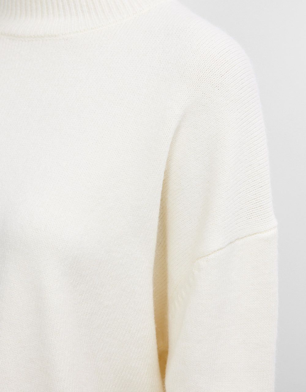 Plain Turtle Neck Drop Shoulder Sweater sold by Urban Revivo product image thumbnail 4