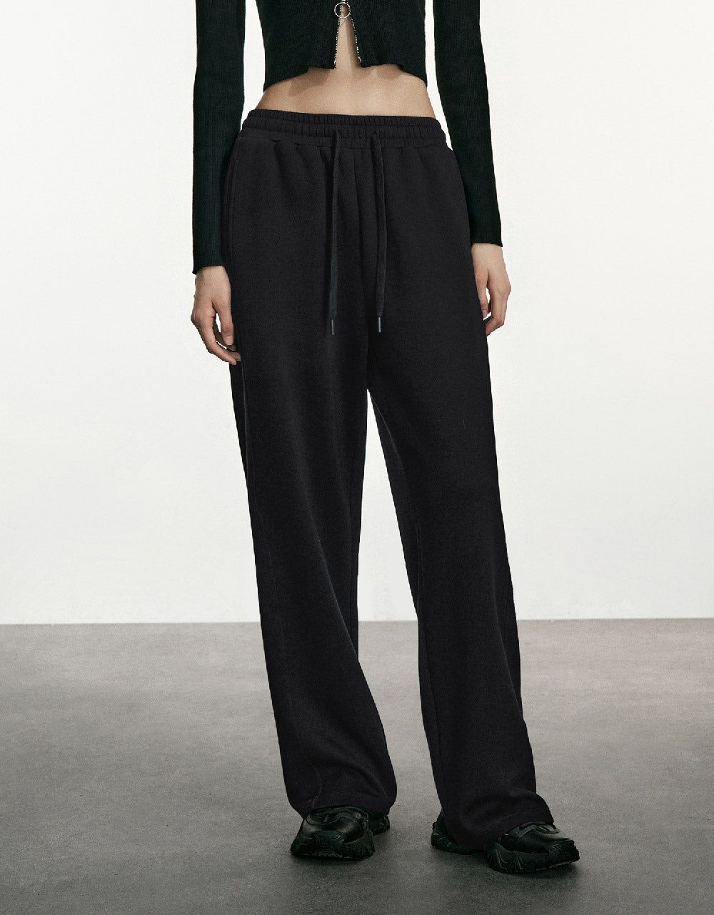 Drawstring Waist Knitted Straight Pants sold by Urban Revivo product image thumbnail 2