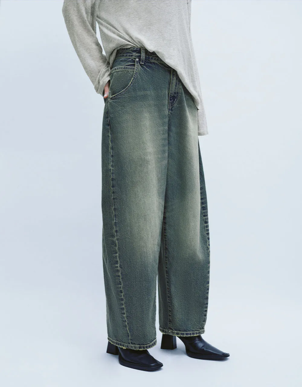 Distressed Carrot Fit Jeans sold by Urban Revivo product image thumbnail 4