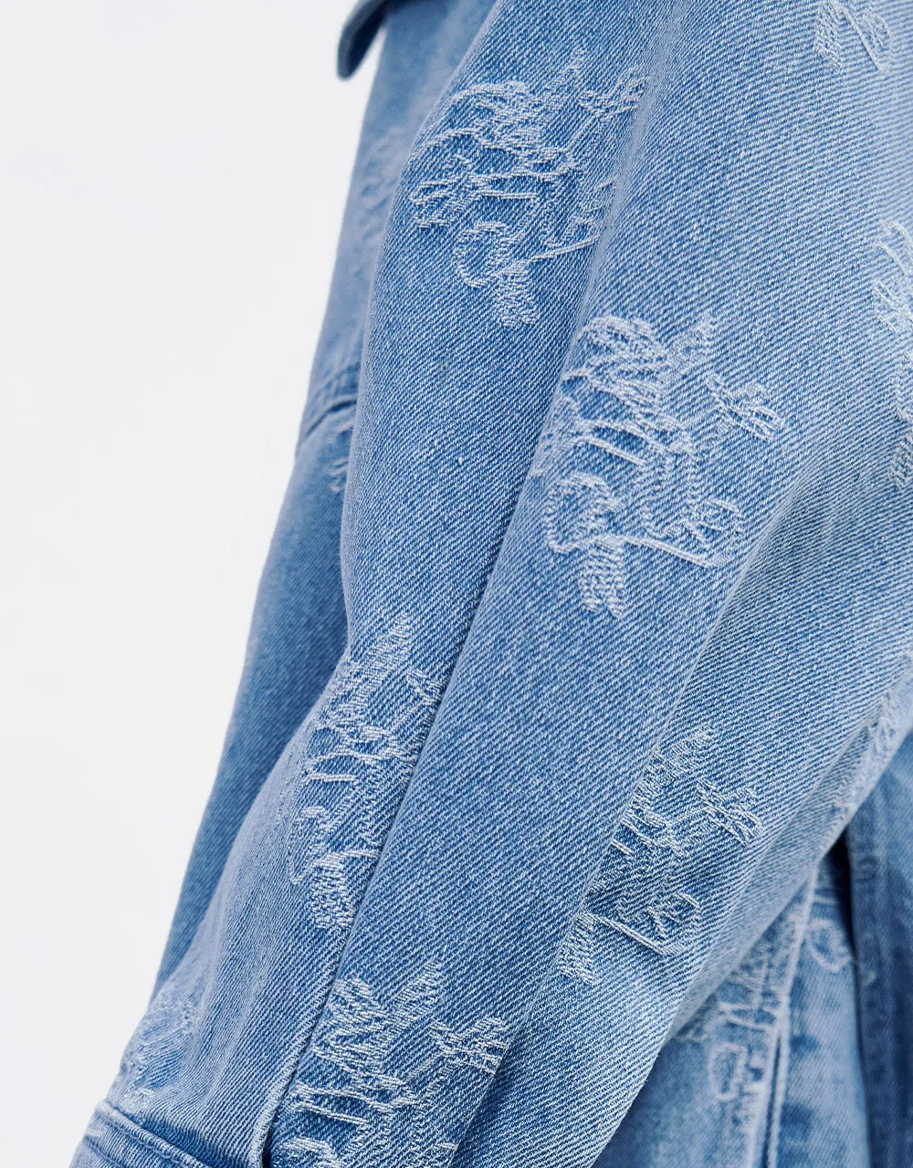 Woody Woodpecker Denim Shirt sold by Urban Revivo product image thumbnail 3