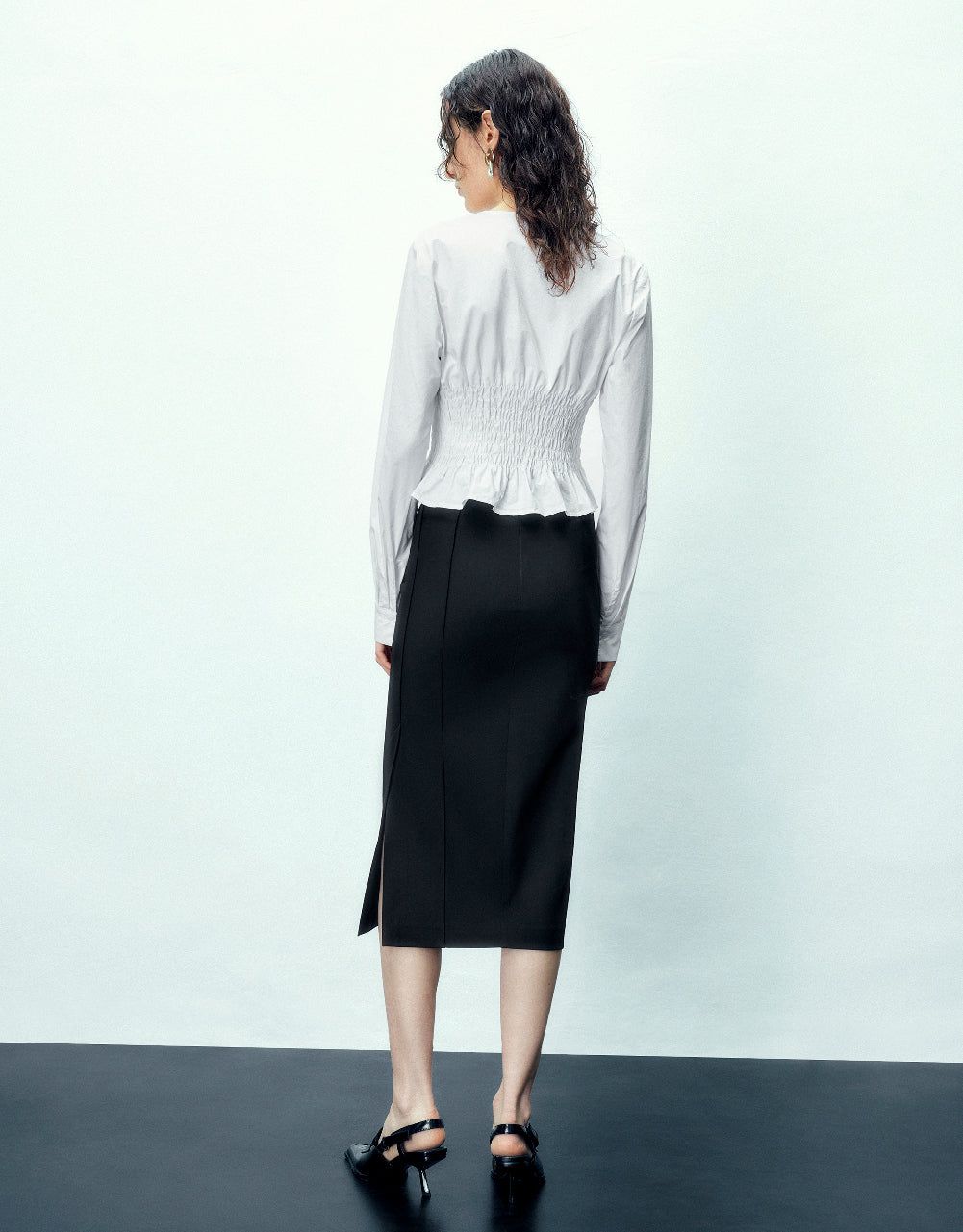 Raglan Sleeve Skater V-Neck Blouse sold by Urban Revivo product image thumbnail 4