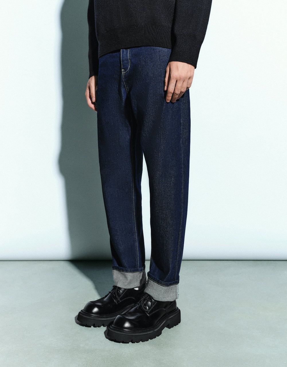 Rolled Up Hem Straight Jeans sold by Urban Revivo product image thumbnail 4