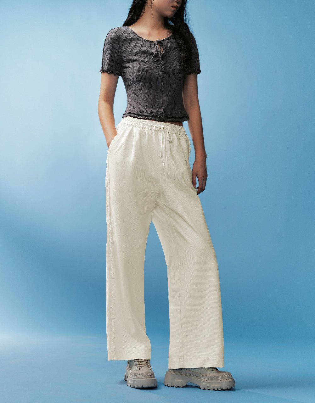 Drawstring Waist Wide-Leg Pants sold by Urban Revivo product image thumbnail 4