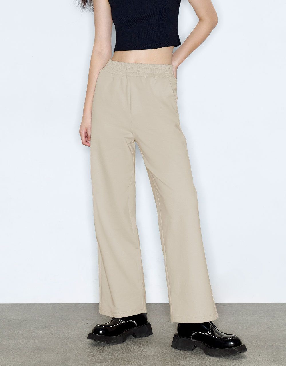 Elastic Waist Knitted Straight Pants sold by Urban Revivo product image thumbnail 2