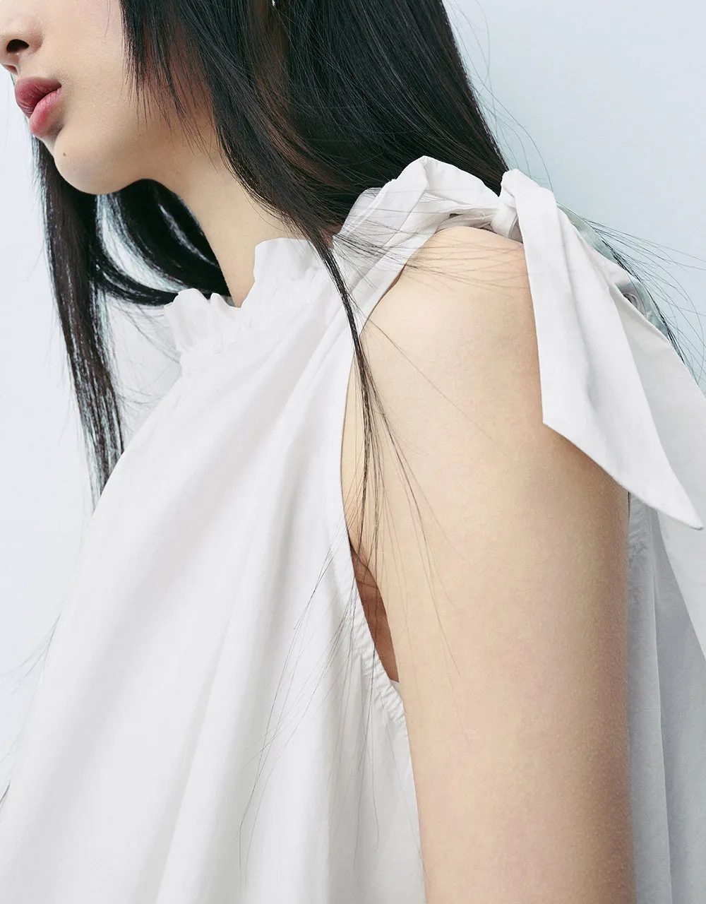Sleeveless Loose Blouse sold by Urban Revivo product image thumbnail 4