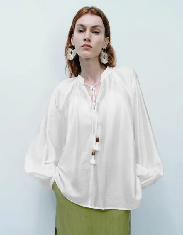 Thin V-Neck Overhead Shirt sold by Urban Revivo
