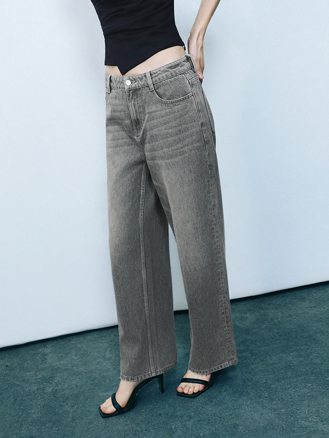 Straight Jeans sold by Urban Revivo product image thumbnail 4