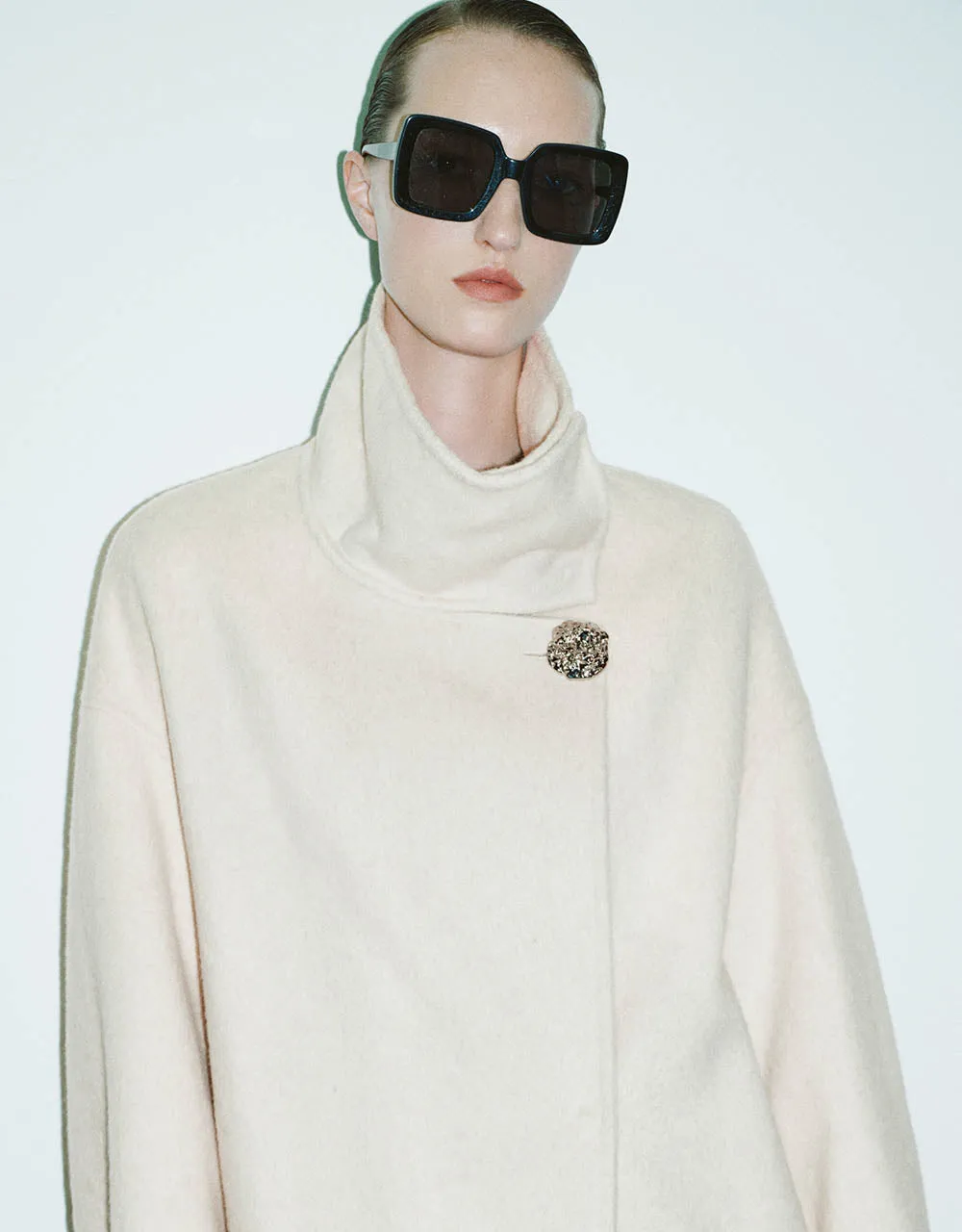 Longline Stand Collar Straight Coat sold by Urban Revivo product image thumbnail 5
