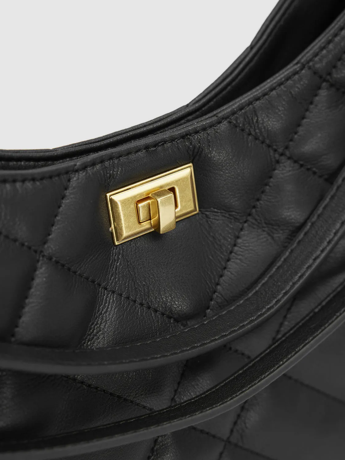 Quilted Embossed Vegan Leather Shoulder Bag sold by Urban Revivo product image thumbnail 5