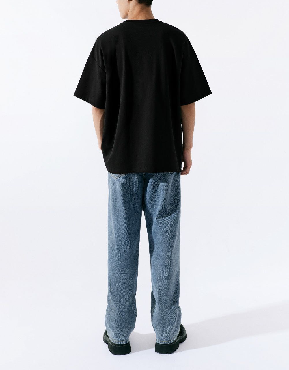 Straight Knitted T-Shirt sold by Urban Revivo product image thumbnail 4