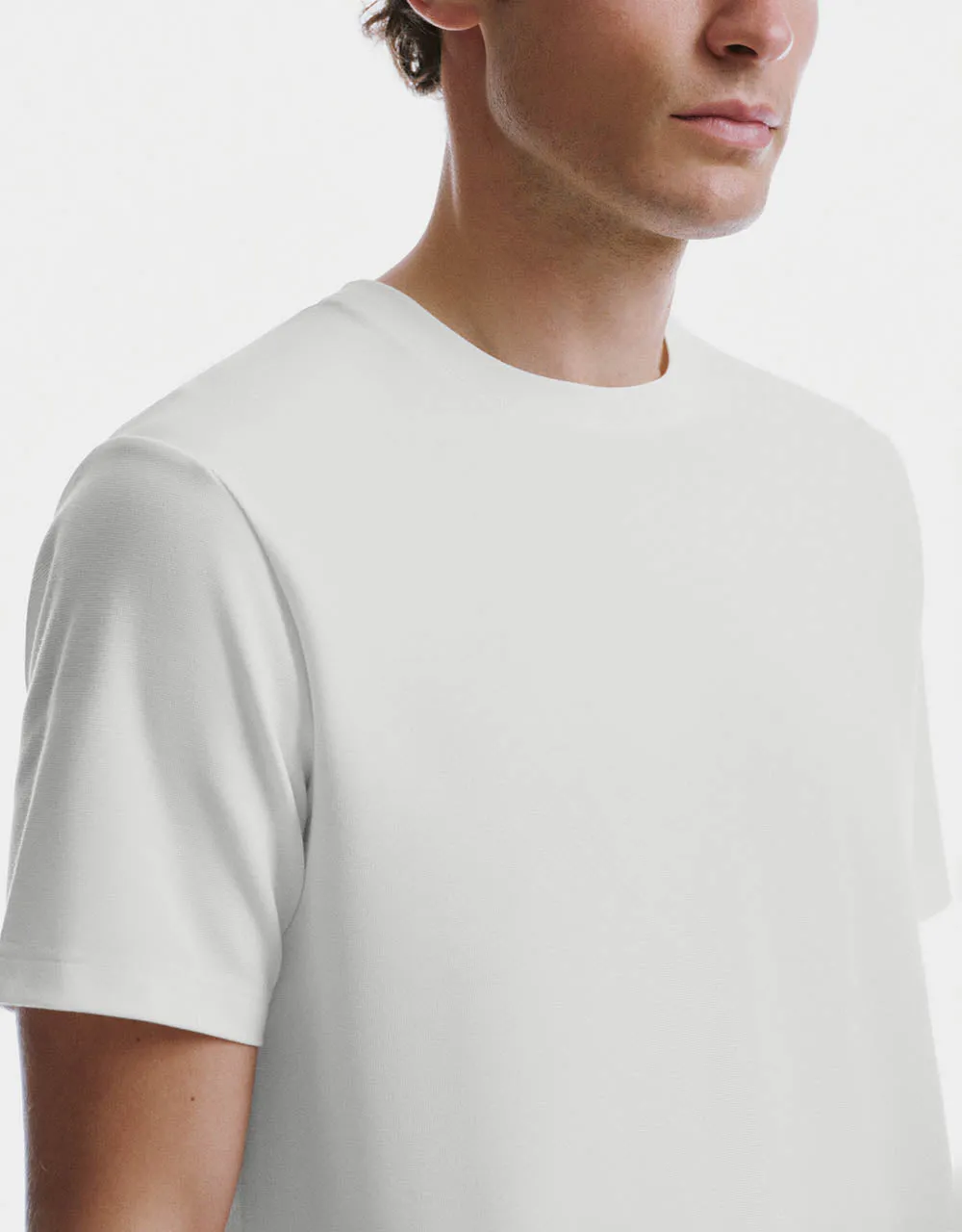 Crew Neck Straight T-Shirt sold by Urban Revivo product image thumbnail 3