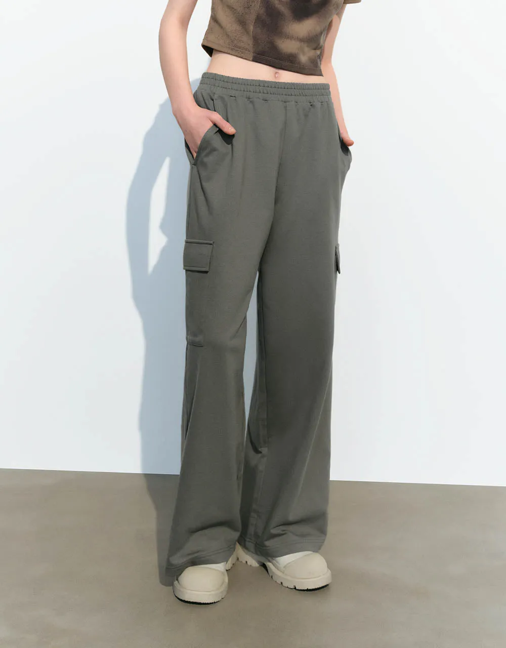Elastic Waist Knitted Wide-Leg Pants sold by Urban Revivo product image thumbnail 4