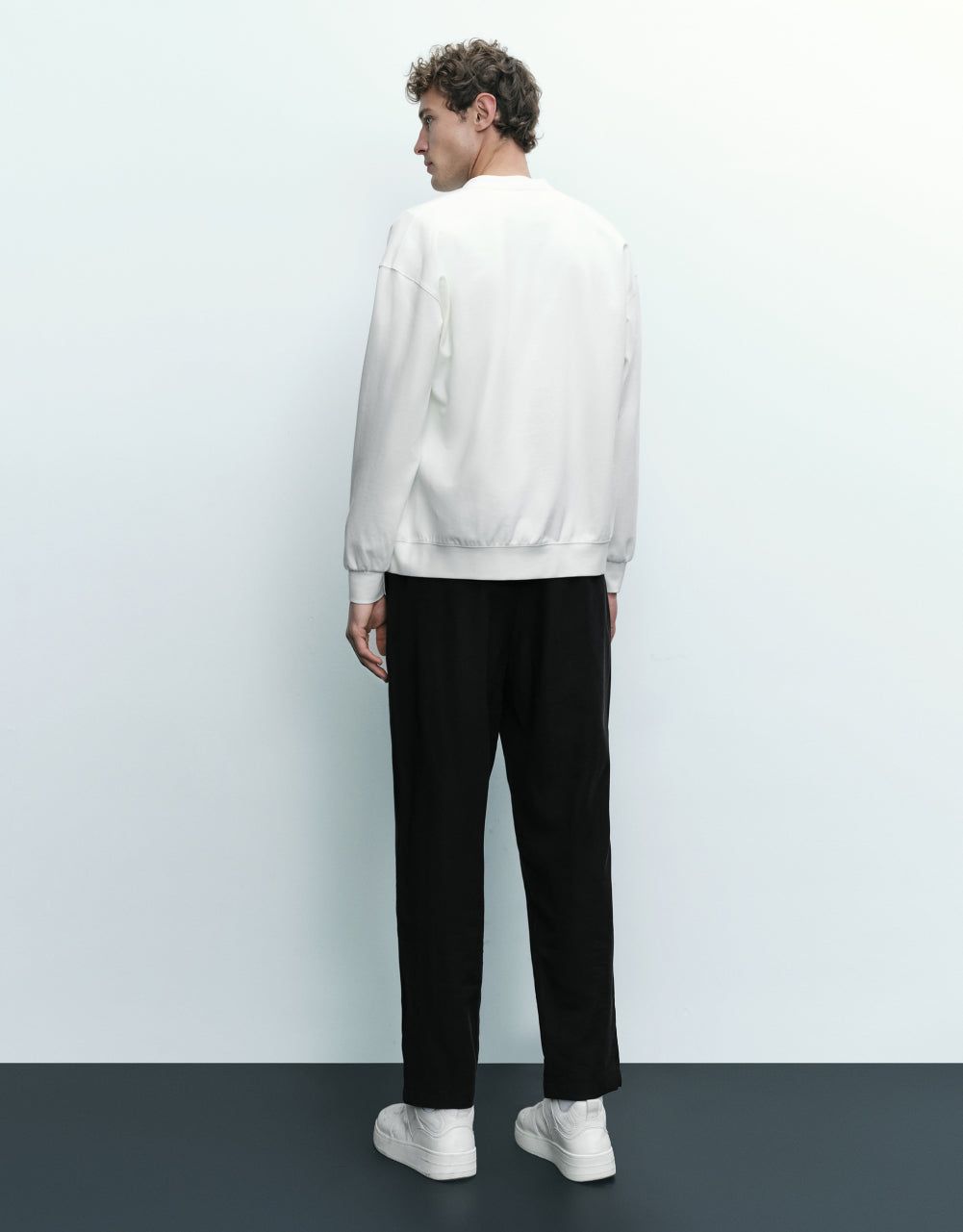 Woven Long Straight Pants sold by Urban Revivo product image thumbnail 4