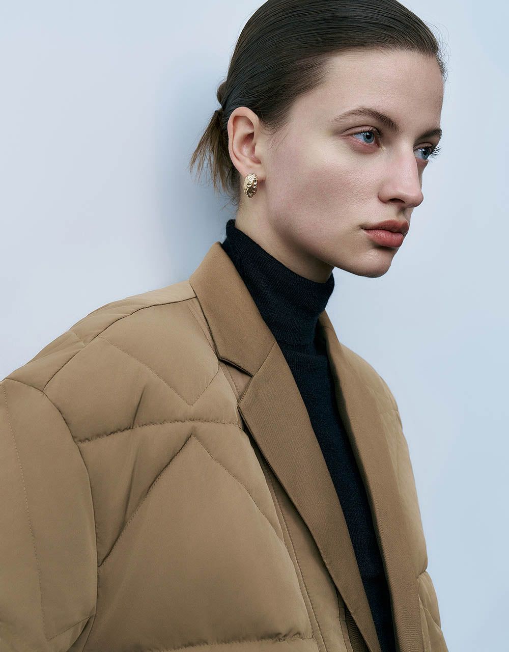 Notch Lapel V-Neck Down Jacket sold by Urban Revivo product image thumbnail 5