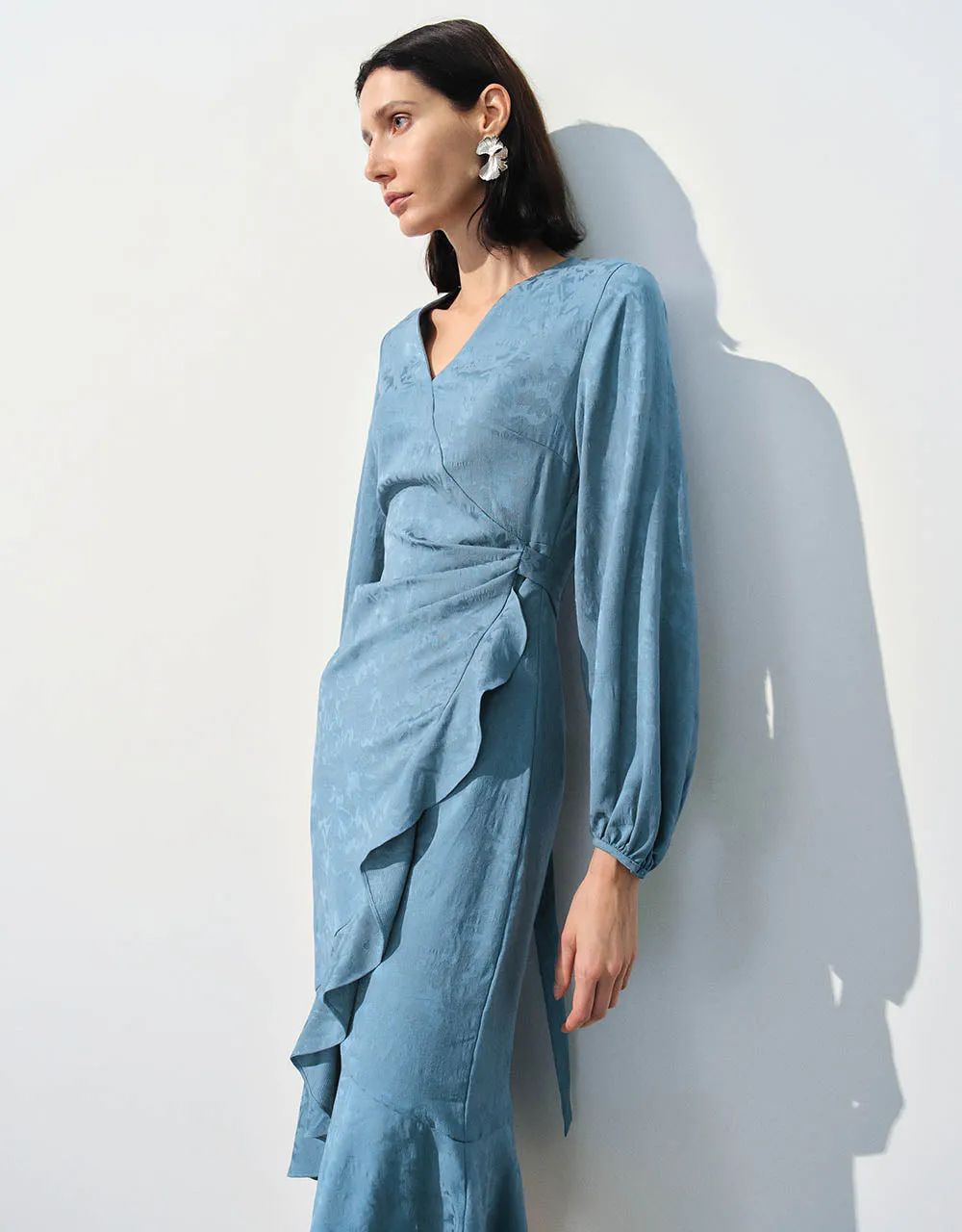 Surplice Front Midi A-Line Dress sold by Urban Revivo product image thumbnail 3