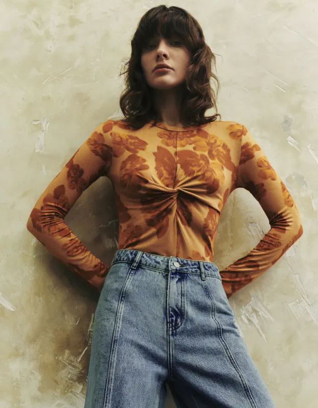 Twist Front Printed Skinny T-Shirt sold by Urban Revivo