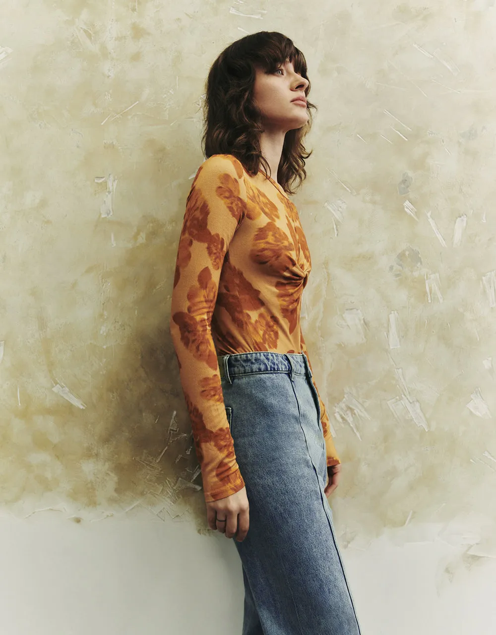 Twist Front Printed Skinny T-Shirt sold by Urban Revivo product image thumbnail 3