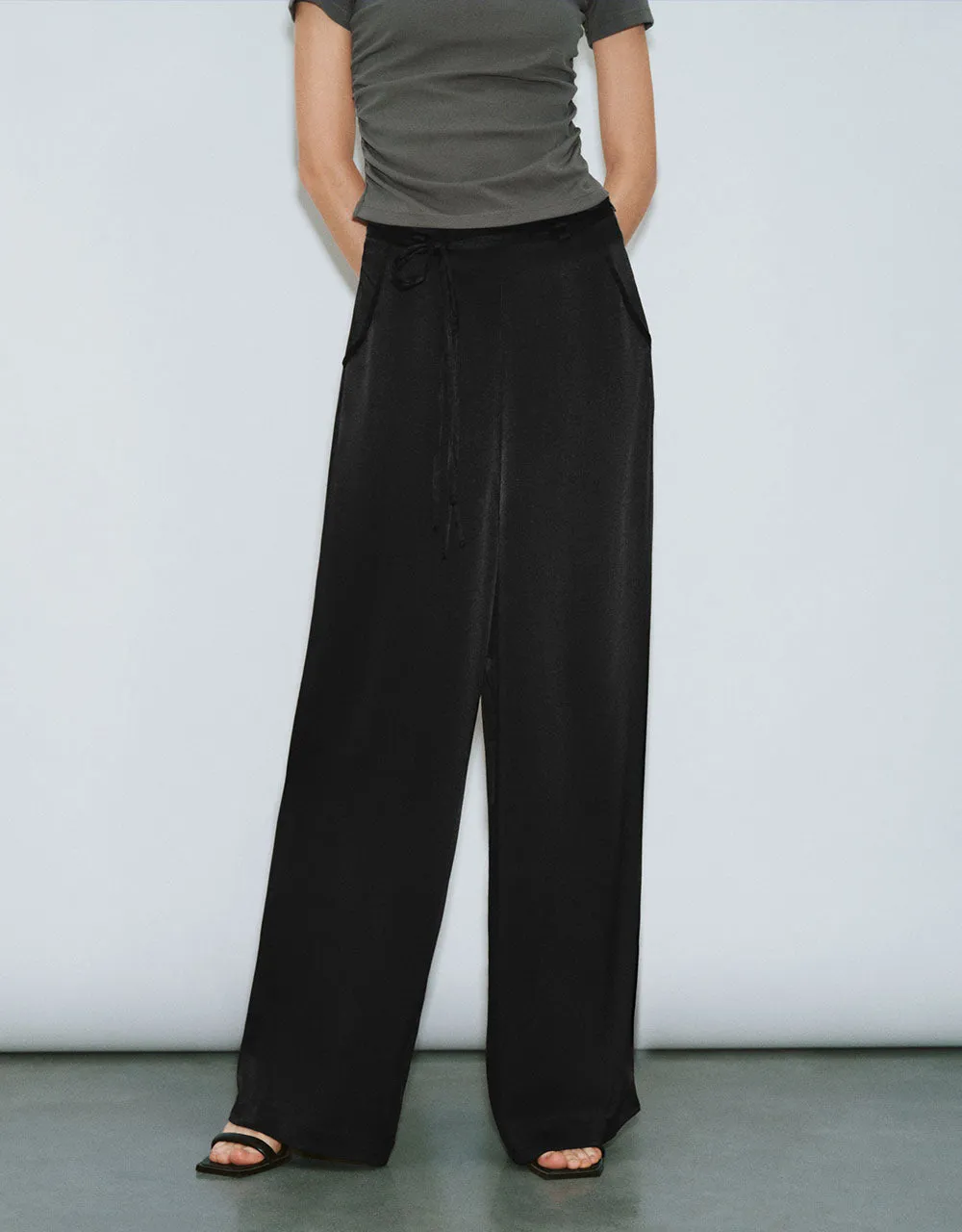 Carrot Fit Pants sold by Urban Revivo product image thumbnail 2