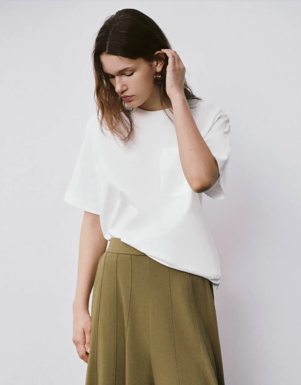 Drop Shoulder Sleeve Crew Neck Loose T-Shirt sold by Urban Revivo product image thumbnail 3