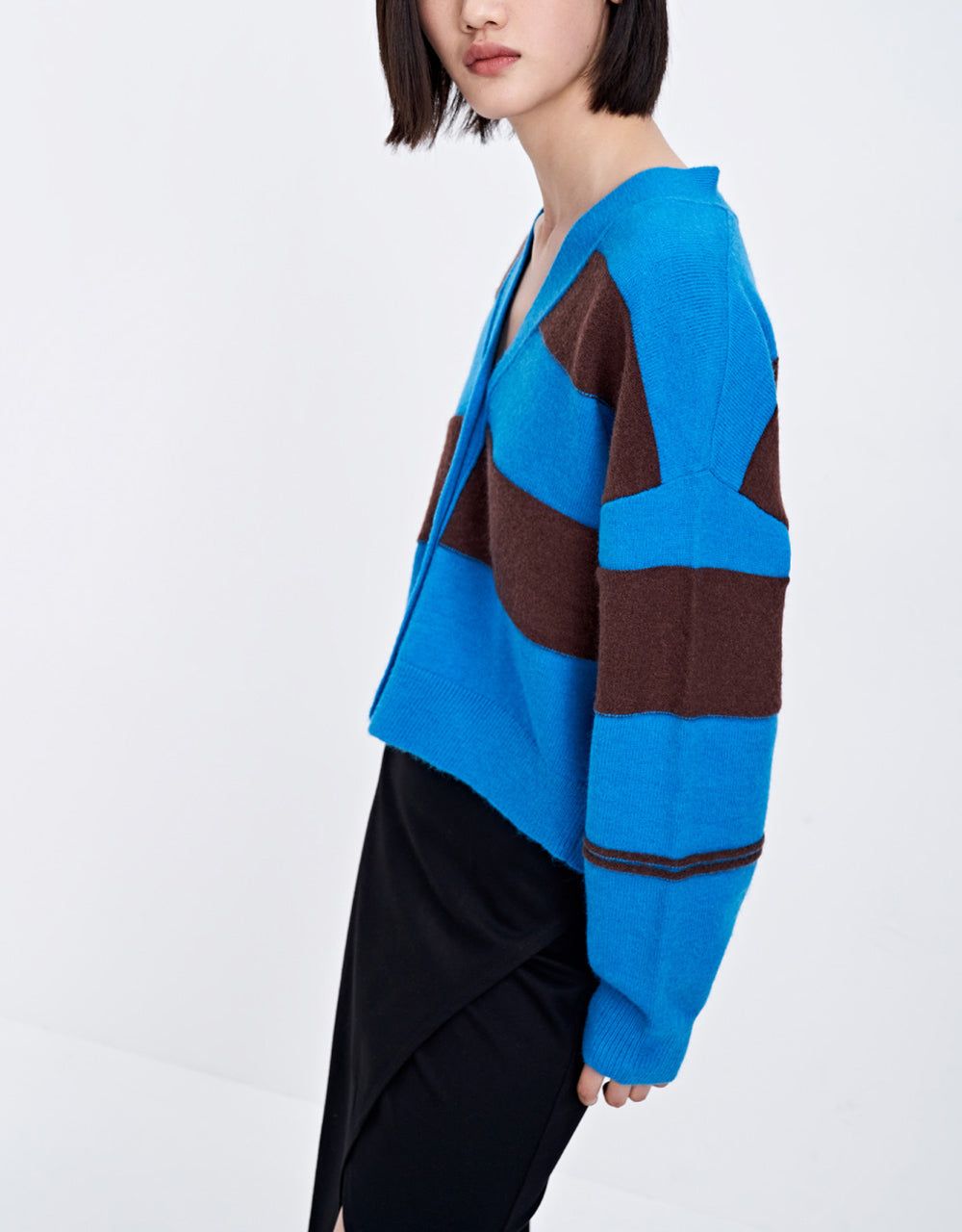 Striped V-Neck Knitted Cardigan sold by Urban Revivo product image thumbnail 3