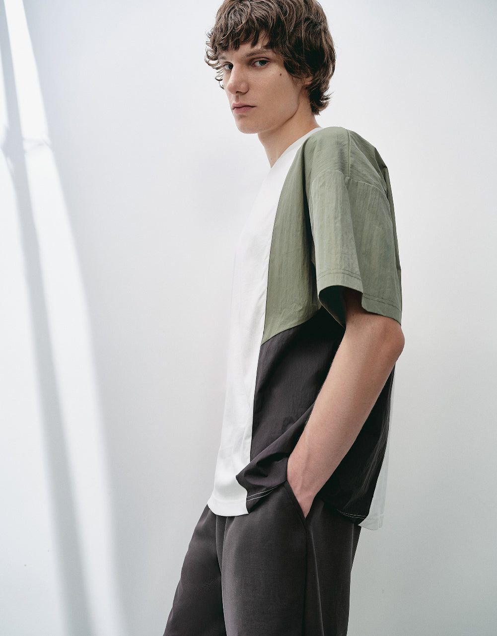 Colorblocks Crew Neck T-Shirt sold by Urban Revivo product image thumbnail 2