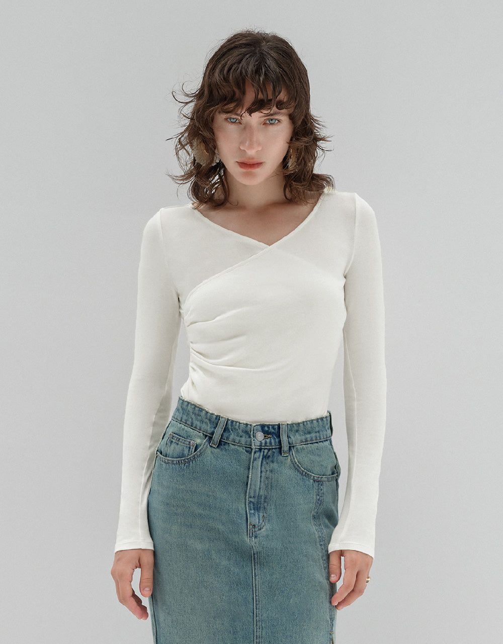 Ruched V-Neck Skinny T-Shirt sold by Urban Revivo