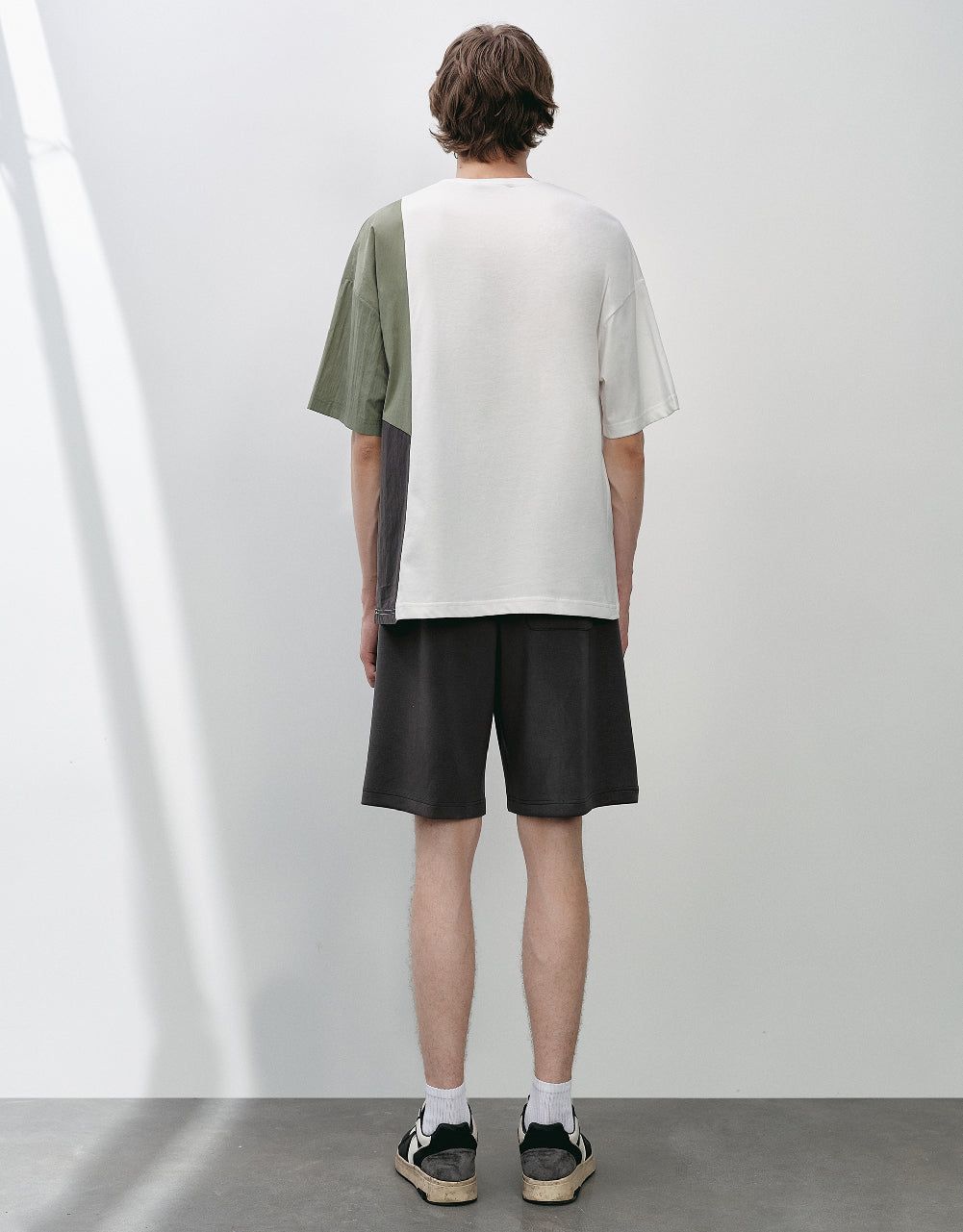 Colorblocks Crew Neck T-Shirt sold by Urban Revivo product image thumbnail 3