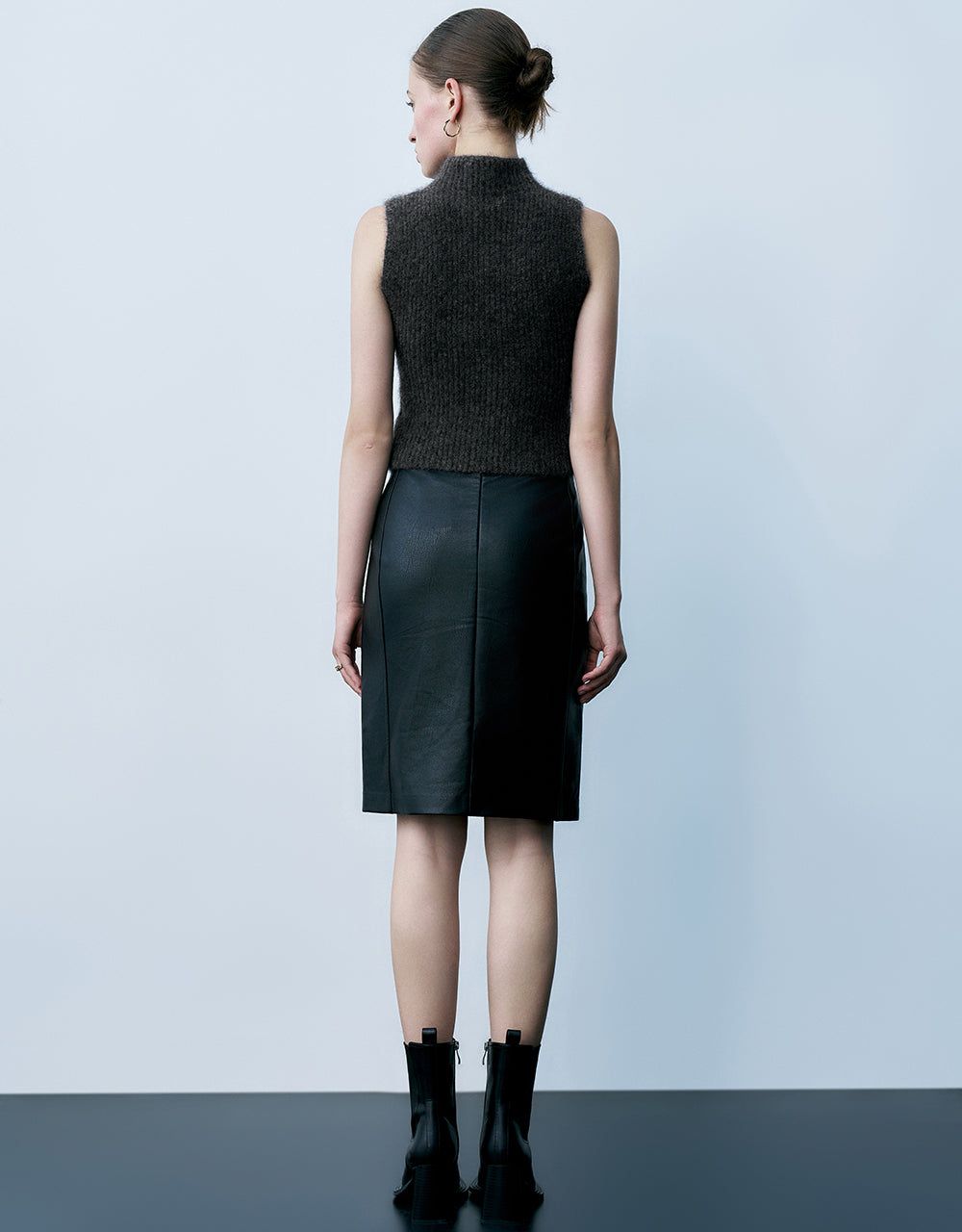 Vegan Leather Midi Straight Skirt sold by Urban Revivo product image thumbnail 5