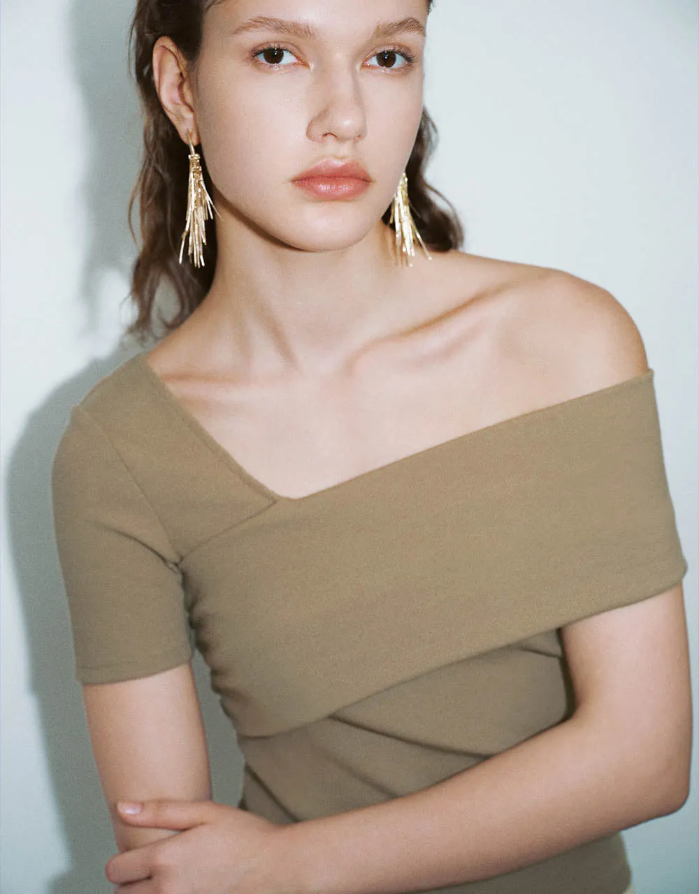 Off-Shoulder Skinny Knitted T-Shirt sold by Urban Revivo product image thumbnail 4