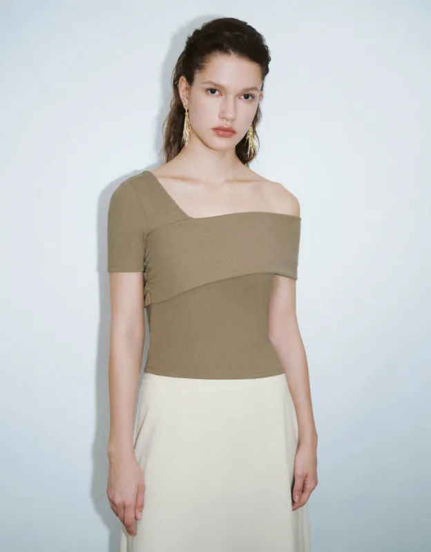 Off-Shoulder Skinny Knitted T-Shirt sold by Urban Revivo