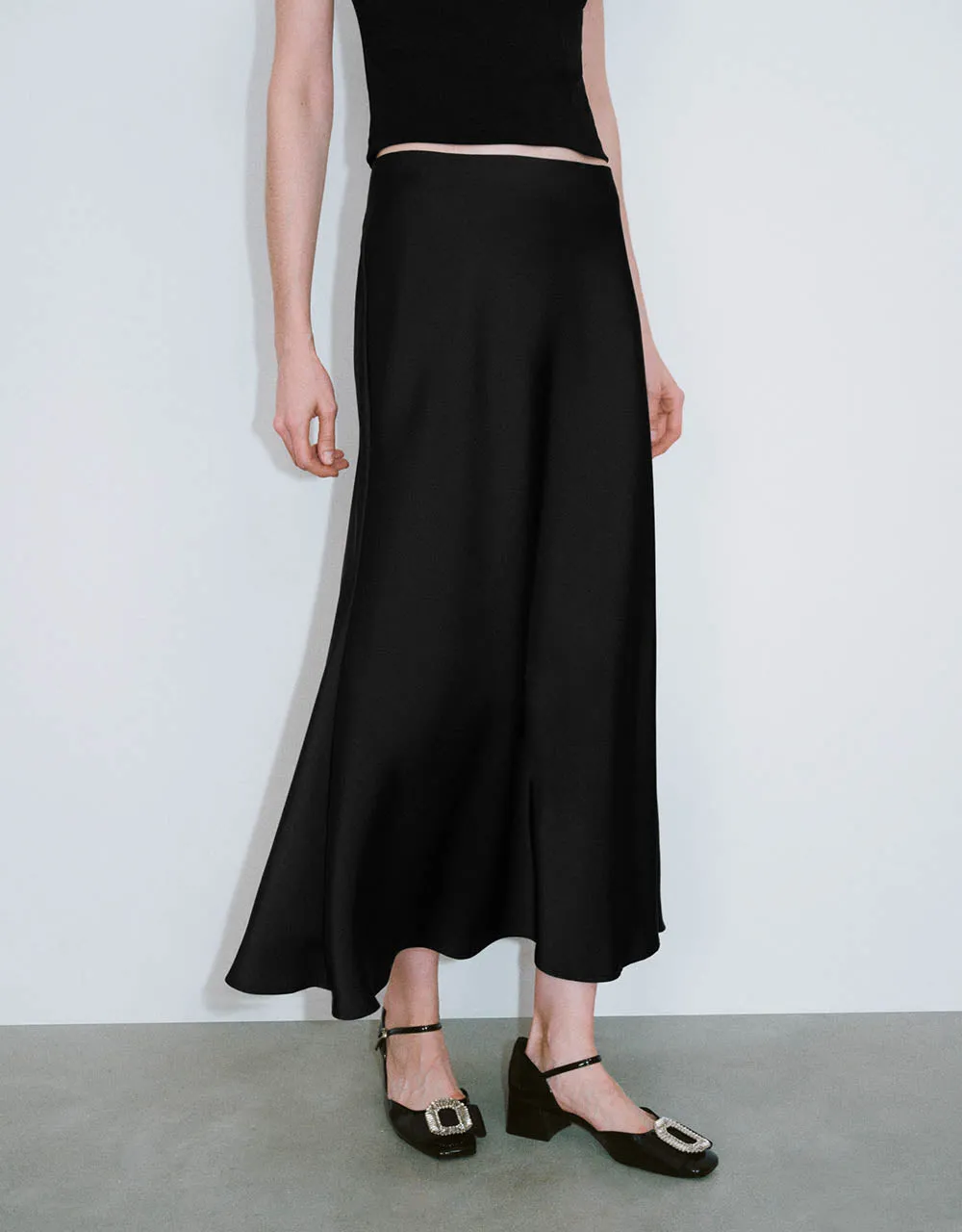 Midi Fishtail Skirt sold by Urban Revivo product image thumbnail 4