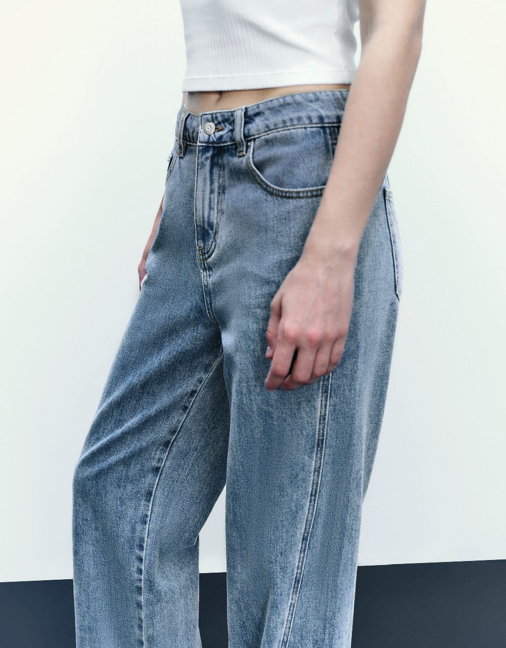 Split Hem Jeans sold by Urban Revivo product image thumbnail 5