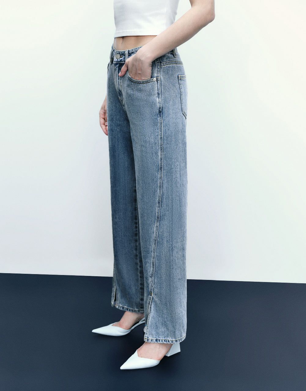 Split Hem Jeans sold by Urban Revivo product image thumbnail 3