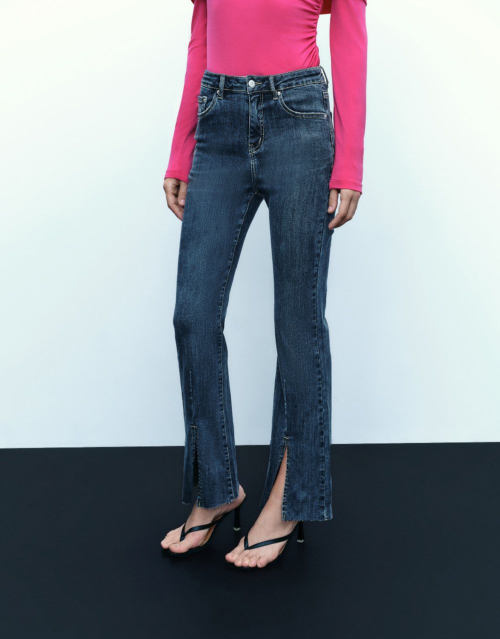 Split Hem Jeans sold by Urban Revivo product image thumbnail 4