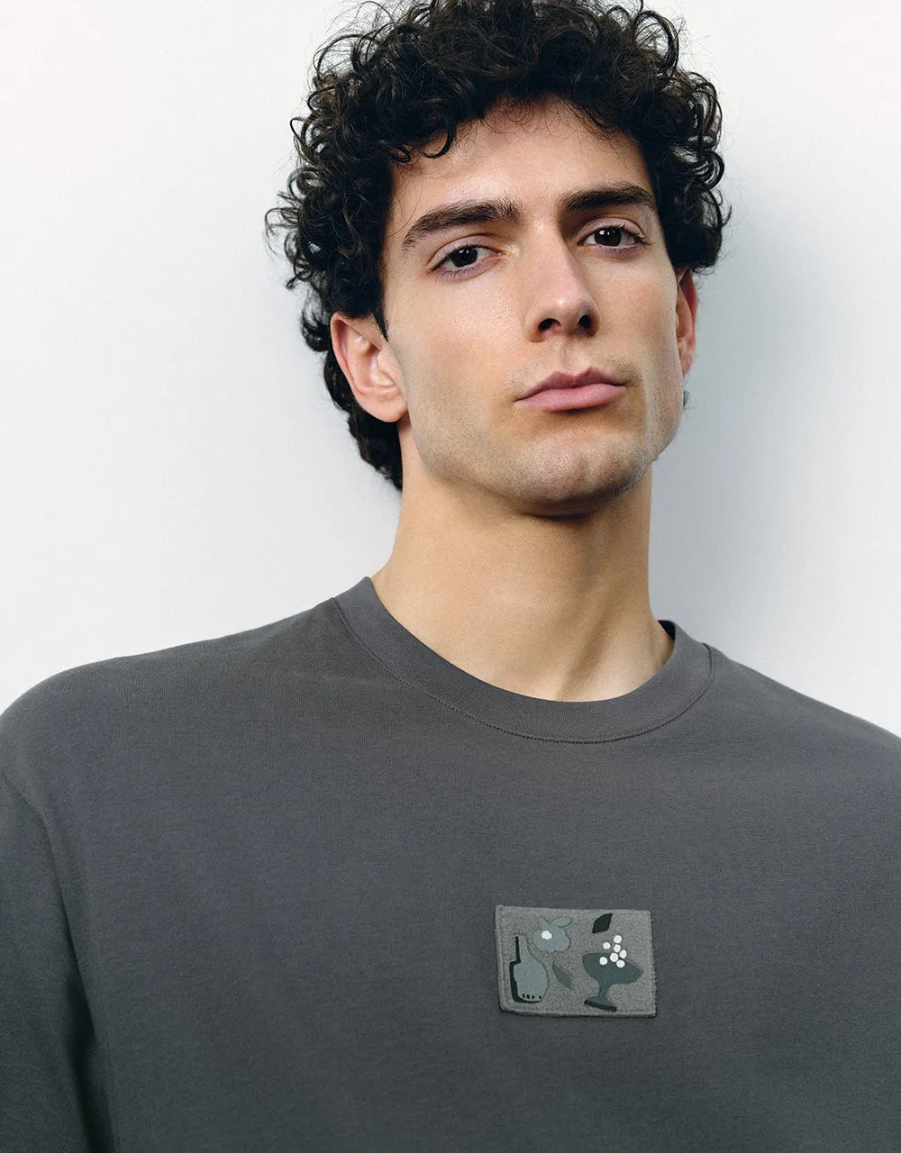 Crew Neck Straight T-Shirt sold by Urban Revivo product image thumbnail 4