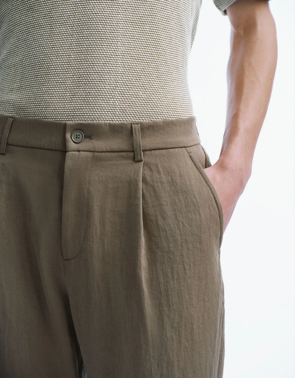 Tailored Carrot Fit Pants sold by Urban Revivo product image thumbnail 5