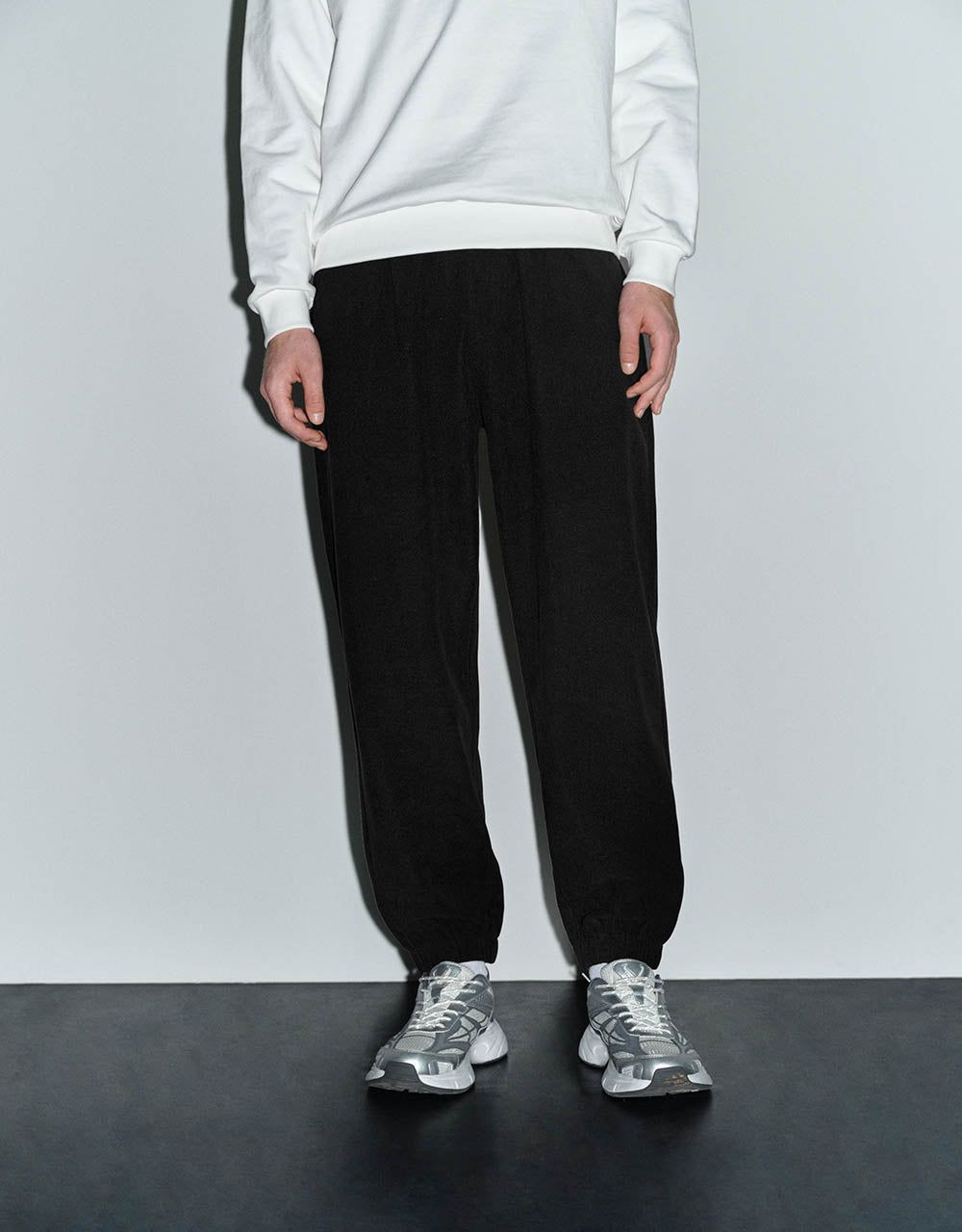 Drawstring Waist Knitted Jogger Pants sold by Urban Revivo product image thumbnail 3