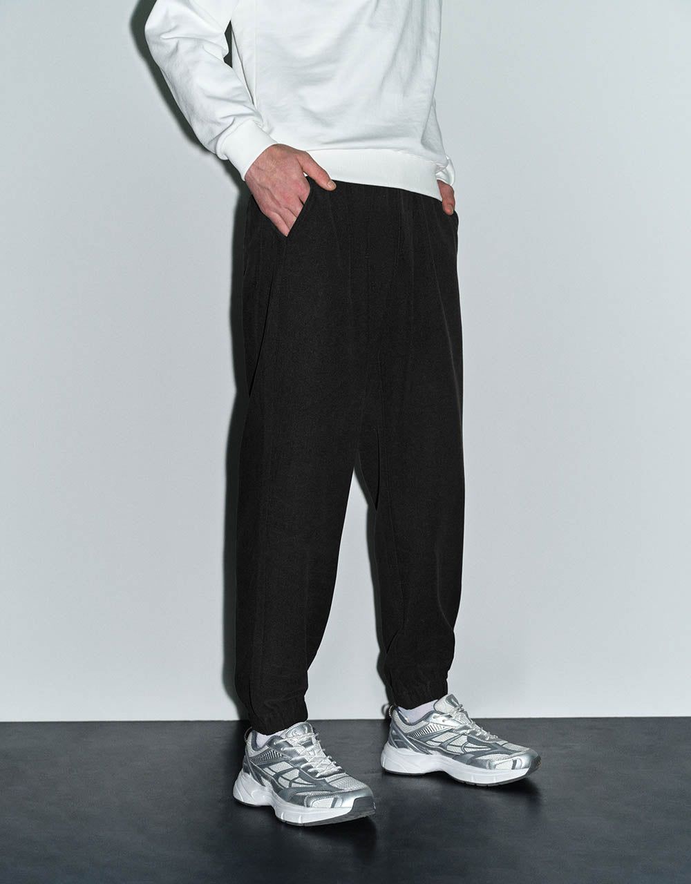 Drawstring Waist Knitted Jogger Pants sold by Urban Revivo product image thumbnail 4