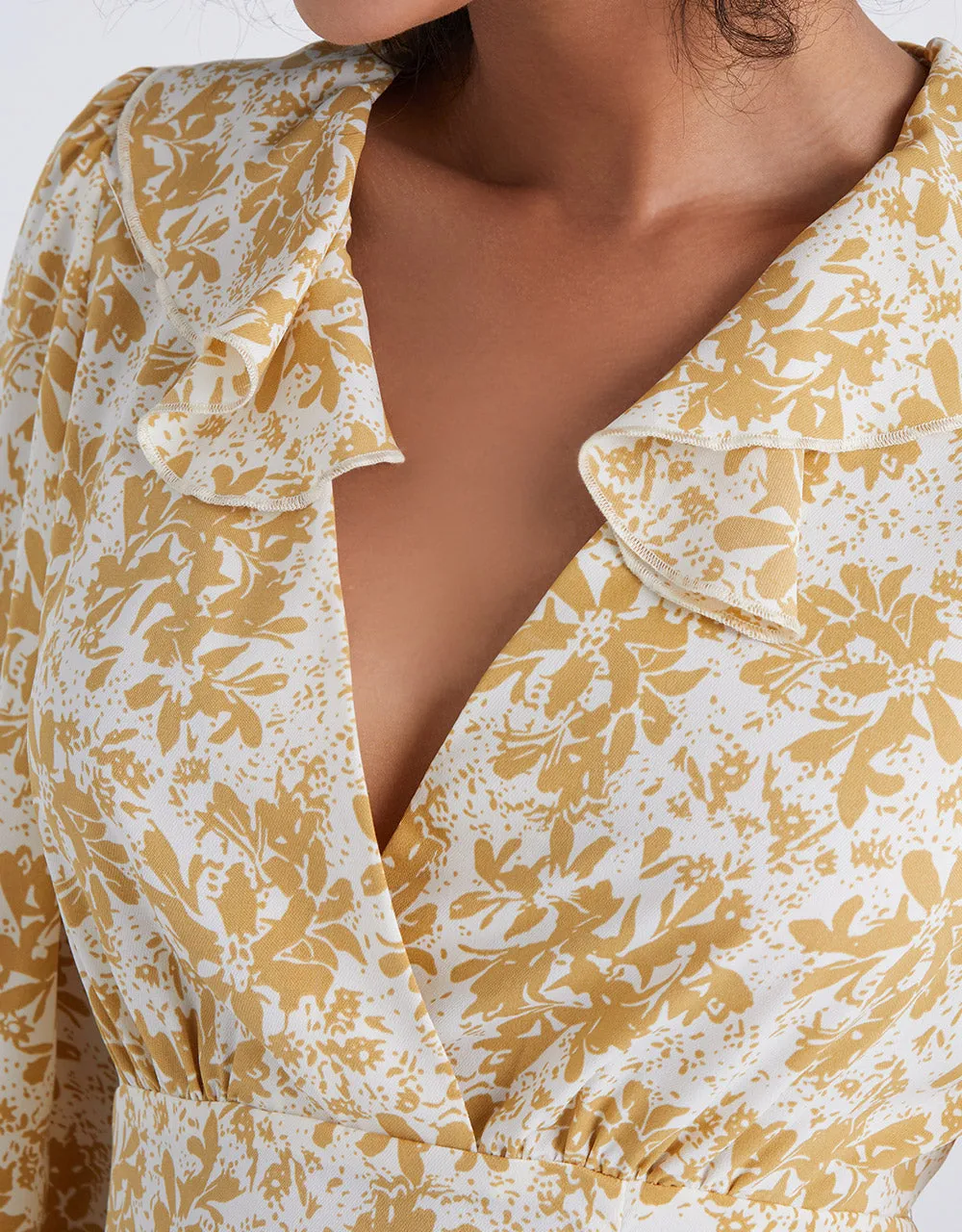 Floral Print Ruffled Collar Ruched Dress sold by Urban Revivo product image thumbnail 5