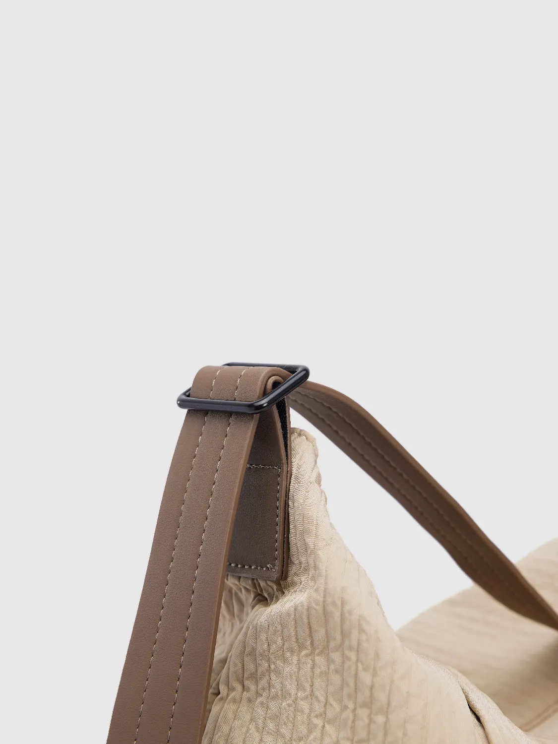 Textured Large Crossbody Bag sold by Urban Revivo product image thumbnail 5