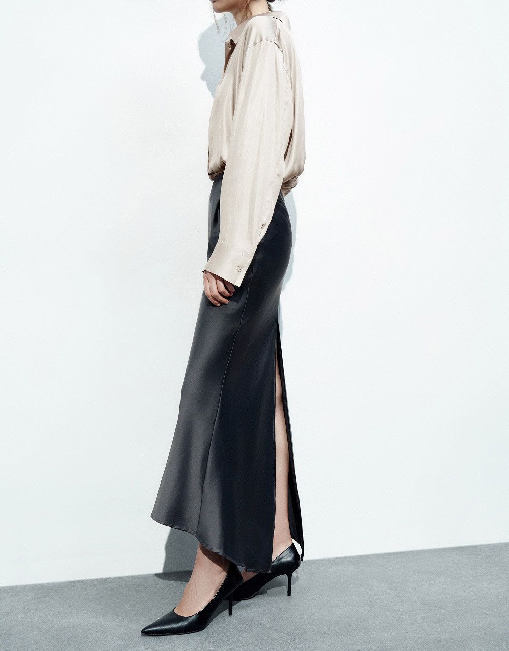 Midi Straight Skirt sold by Urban Revivo product image thumbnail 4