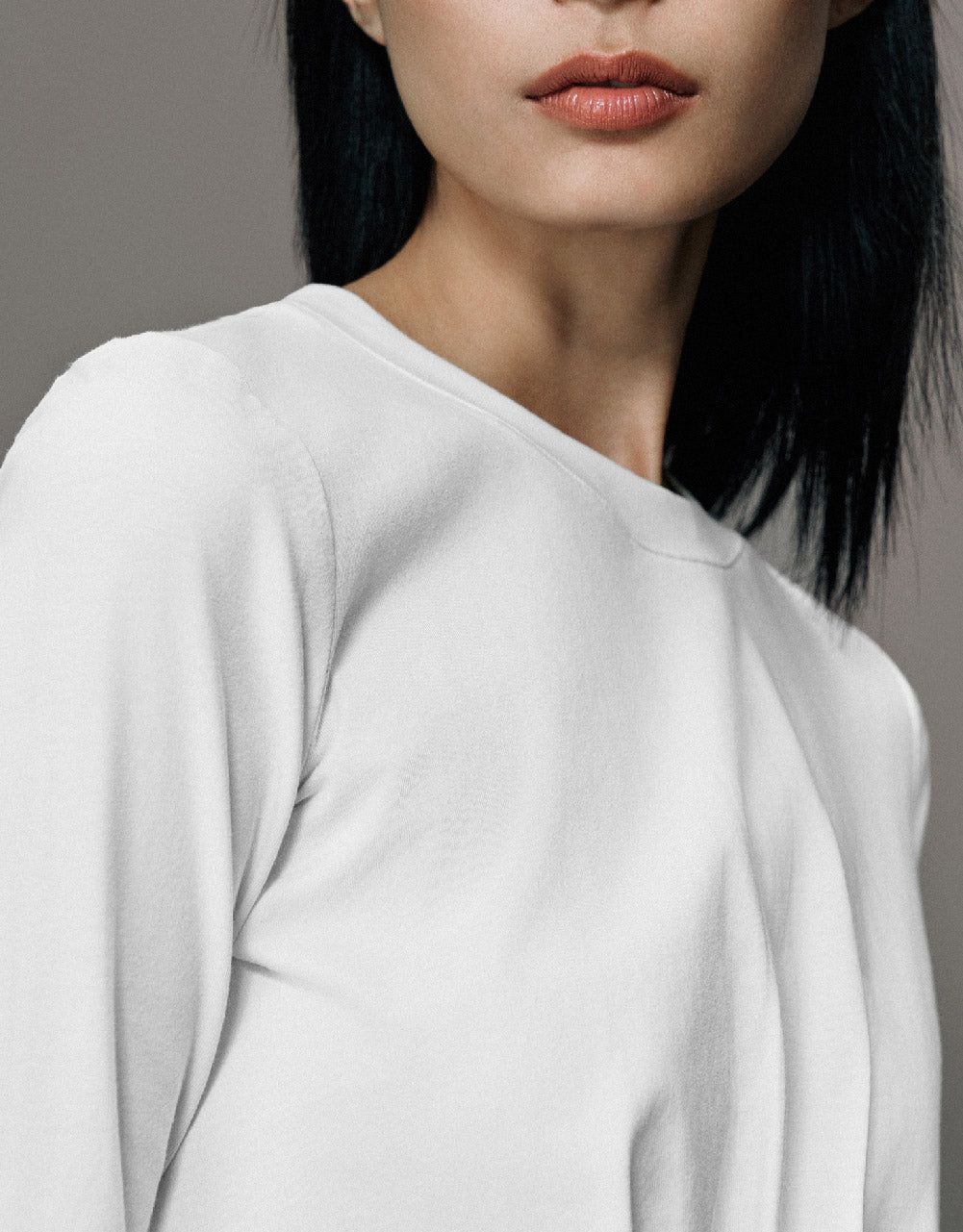 Asymmetric Crew Neck Skinny T-Shirt sold by Urban Revivo product image thumbnail 5