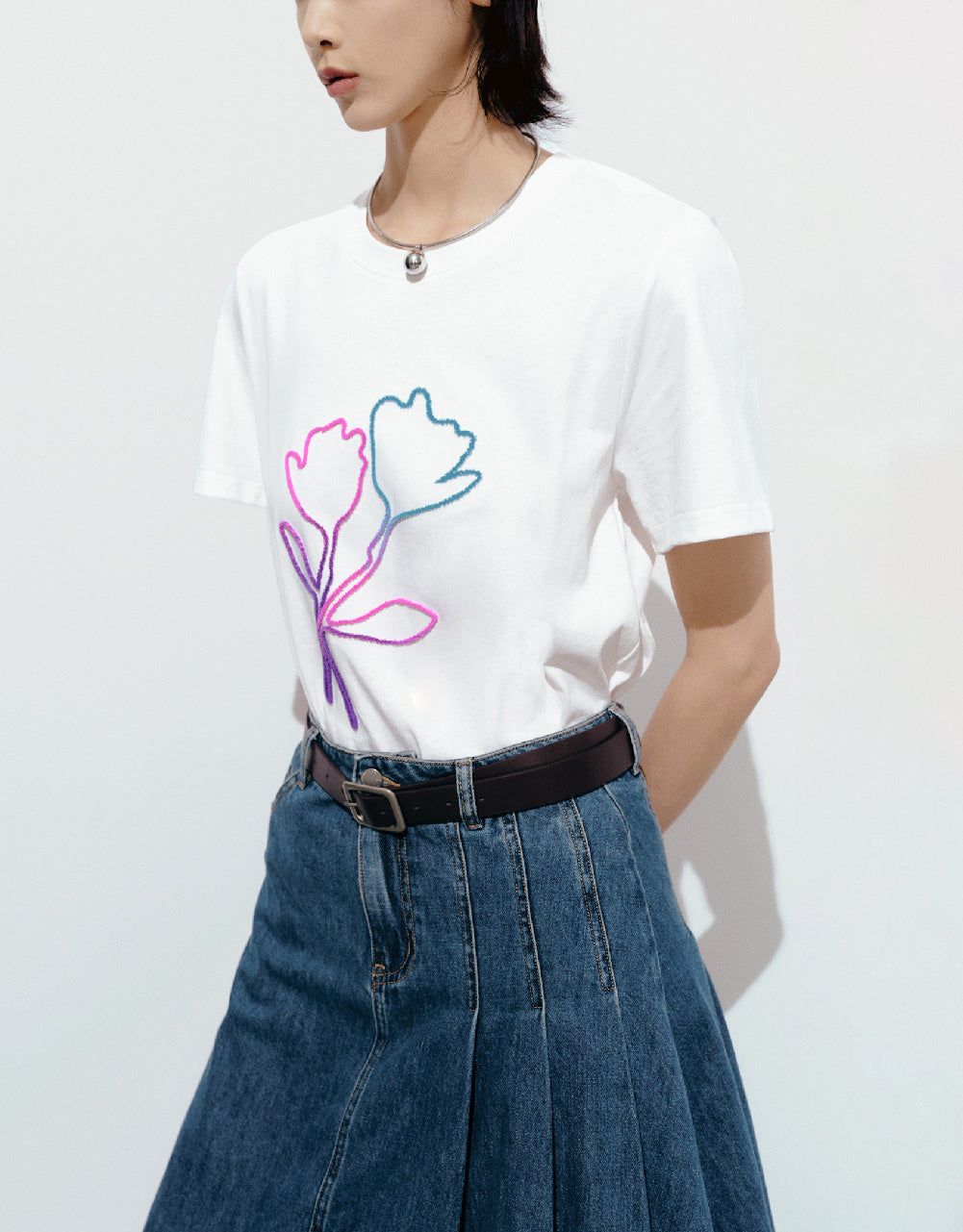 Crew Neck Straight T-Shirt sold by Urban Revivo product image thumbnail 3