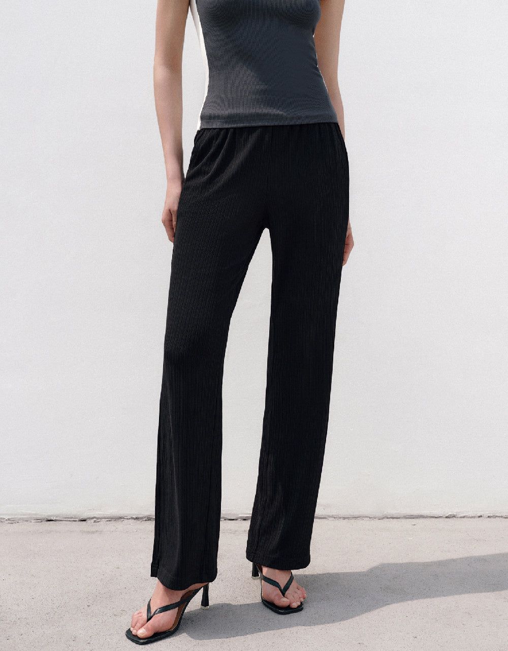 Elastic Waist Knitted Straight Pants sold by Urban Revivo product image thumbnail 2