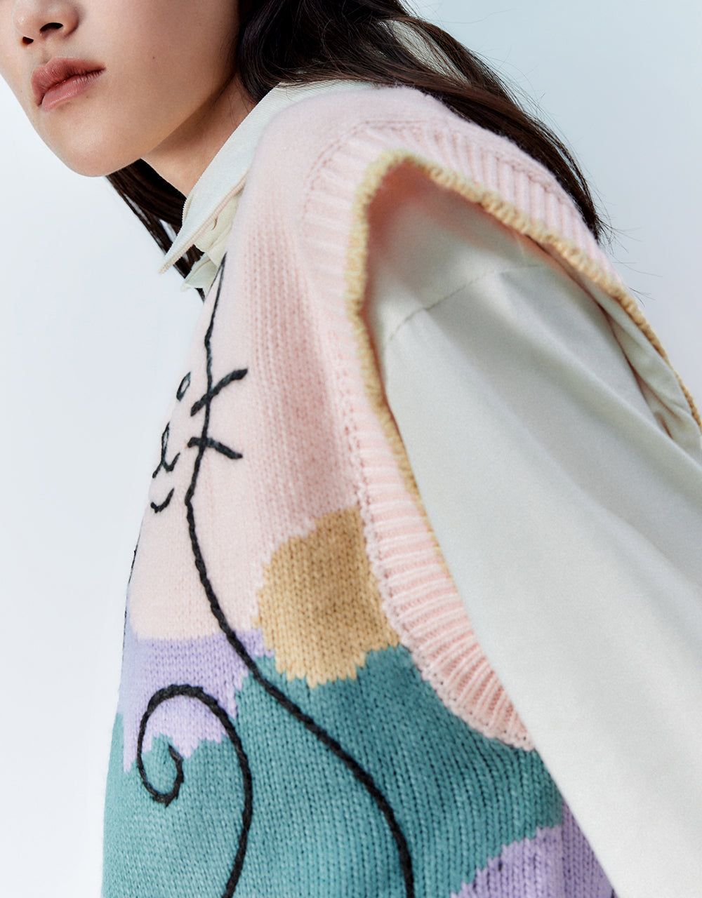 Kitty Embroidered Wave Trim Knitted Vest sold by Urban Revivo product image thumbnail 5
