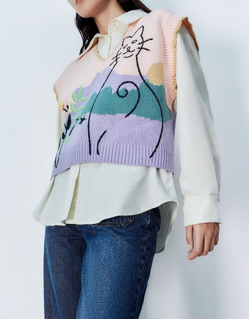 Kitty Embroidered Wave Trim Knitted Vest sold by Urban Revivo product image thumbnail 3